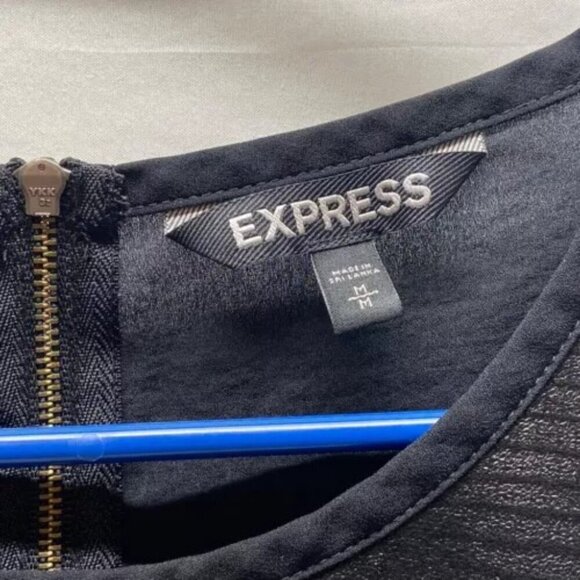 Express Women's Medium Black 3/4 Sleeve Zip Back Tunic Embossed Snakeskin Detail - Picture 12 of 13